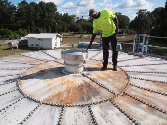 Top of 500,000 water storage tank