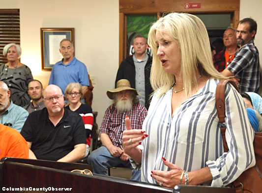 Shelda Wilkerson address the Ft. White Town Council