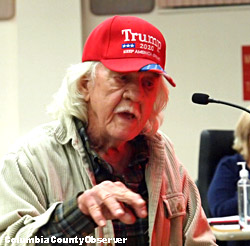 Photo of Columbia County resident Bob Evans testifying.