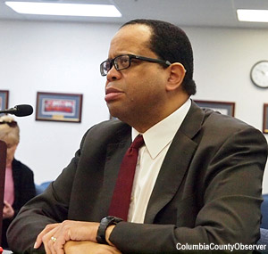 City Manager candidate Thomas Thomas listens to the Lake City City Council