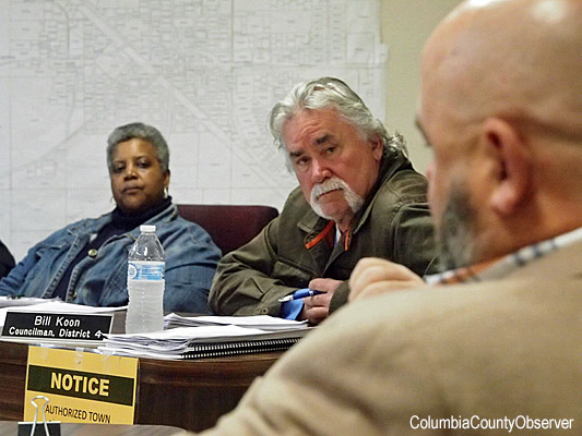 Council members Mary Flemming and Bill Koon listen to Town Attorney Lindsey Lander